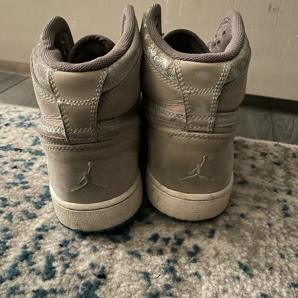 Air Jordan ones - Picture 4 of 5